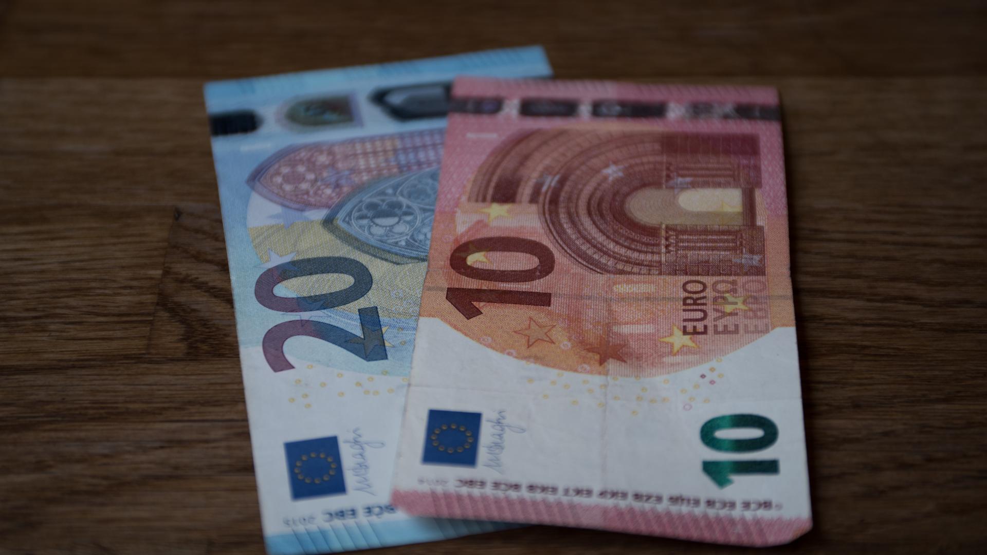 30euro_Photo by Hans Ripa on Unsplash