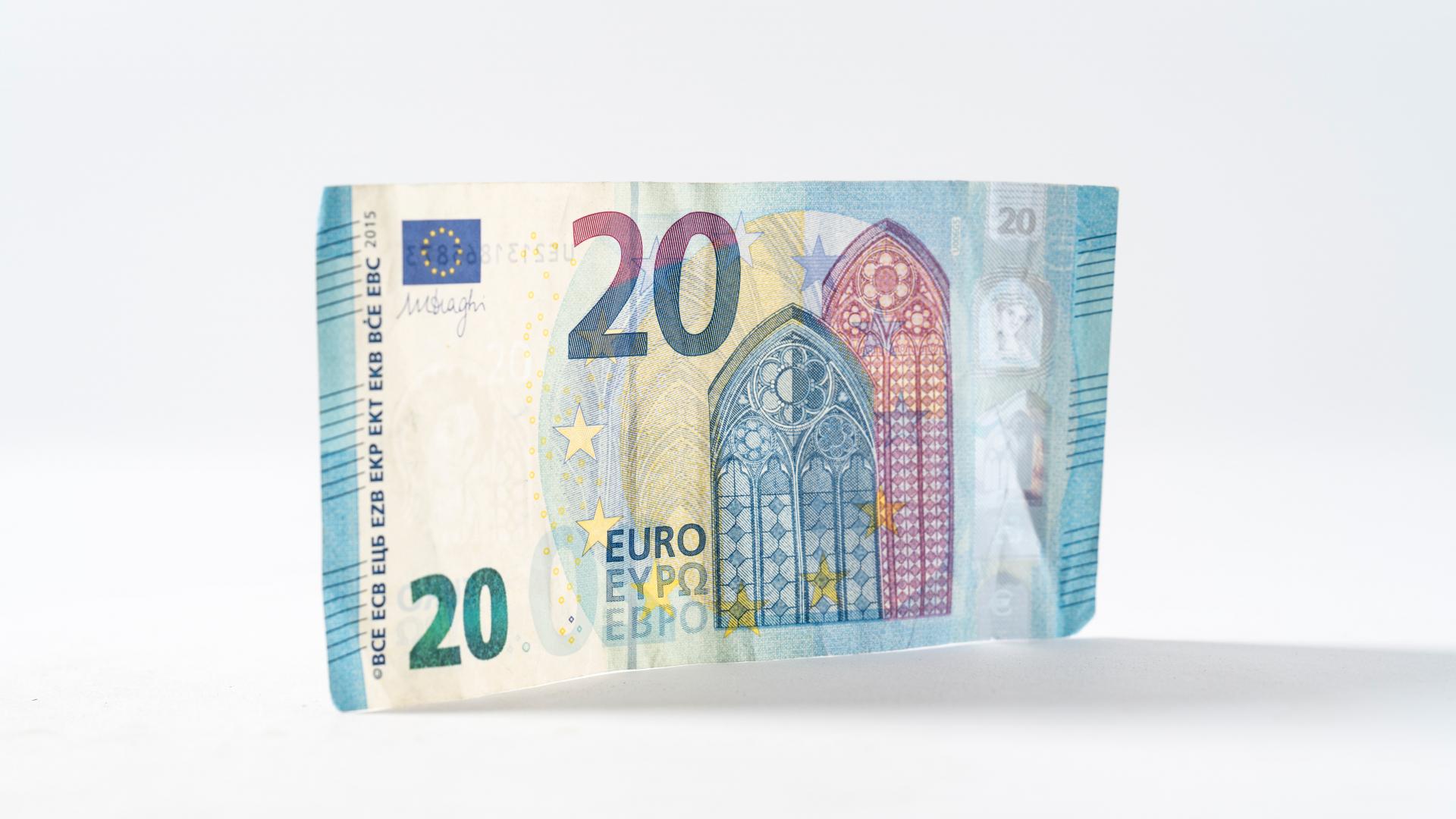 20Euro_Photo by Thought Catalog on Unsplash